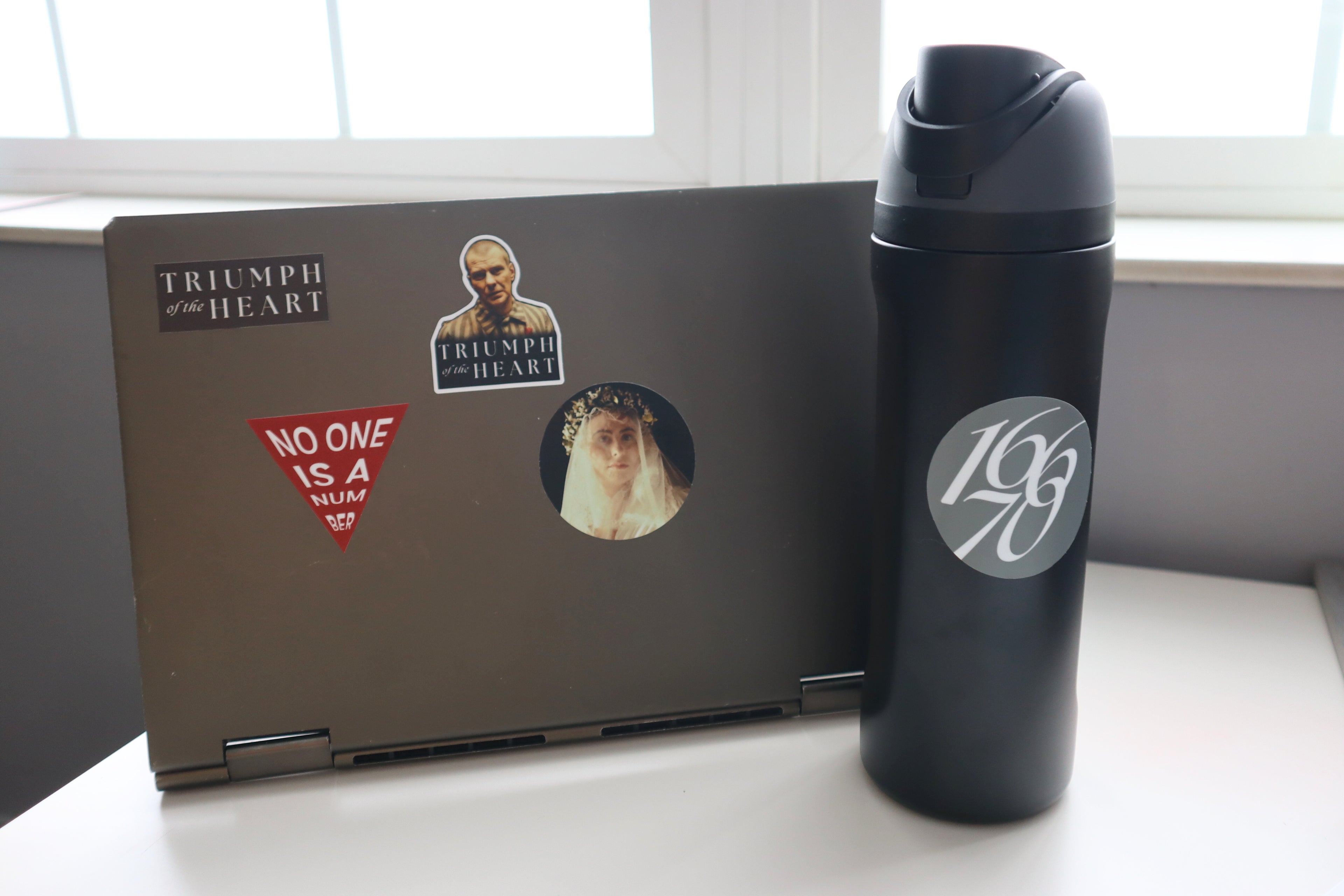 Limited-Edition Sticker Sheet "Triumph of the Heart"